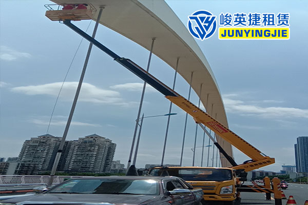 岑溪柳州桥梁检测施工现场